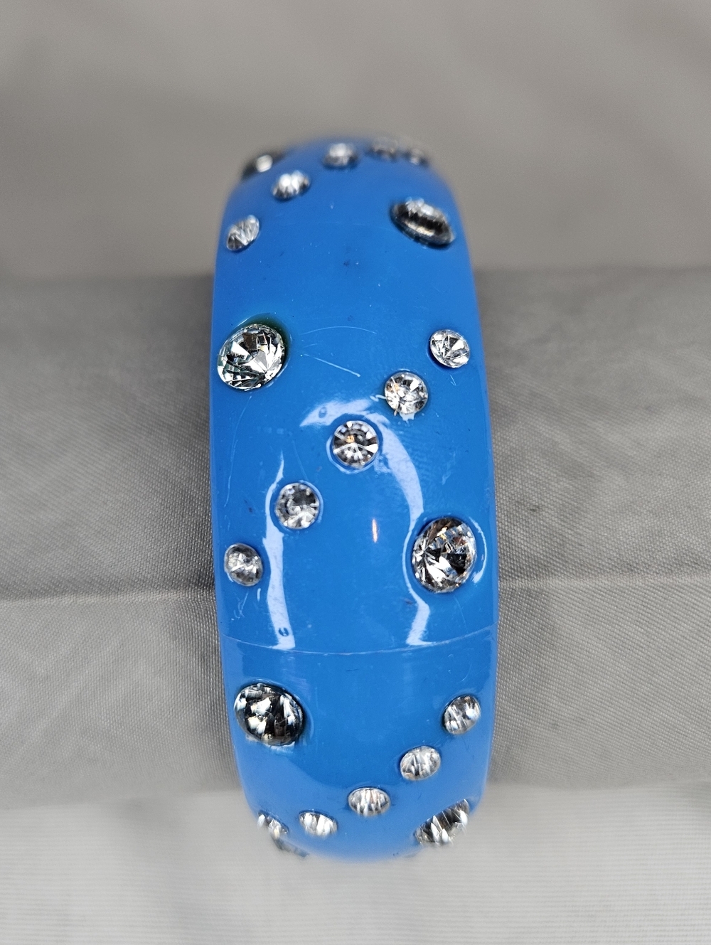 NOS Y2K Bright Blue Lucite Style Bangle Bracelet Rhinestone Bling - 8"
